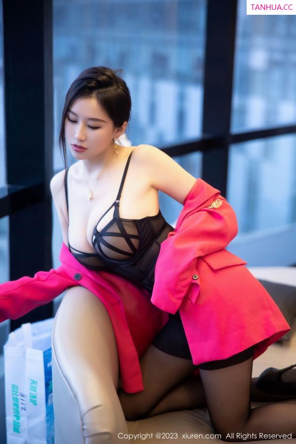 月音瞳  [XiuRen]高清写真图 2023.01.09 No.6103 月音瞳 黑丝美臀第69张图片